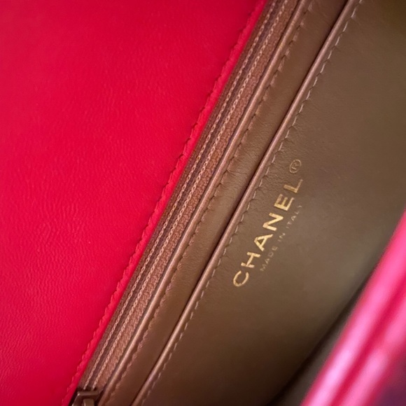 Chanel 2022 Mini Flap Handbag with Pearl Crush Lambskin spring summer collection - Picture 4 of 8